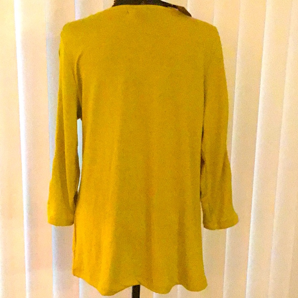 Woman’s knitted sweater top 🌼🌸💕(NWT) - Picture 2 of 4